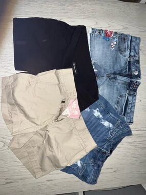 (4) pairs of Mixed name brands shorts